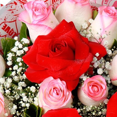 Buquê Love de Rosas Vermelhas e Cor de Rosa
