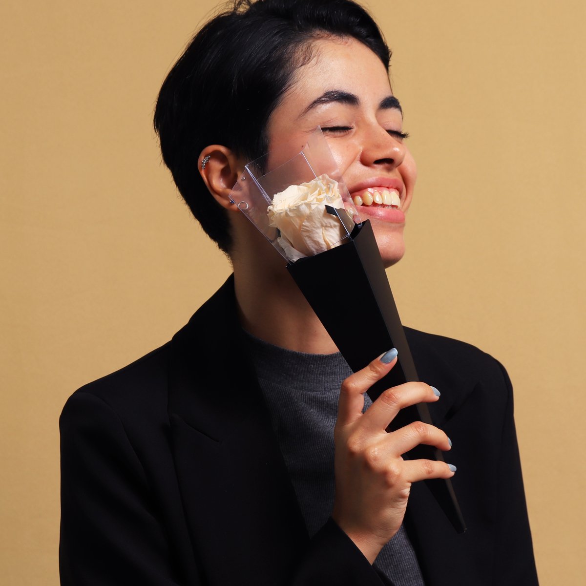 Cone Preto de Rosa Encantada Cor de Rosa