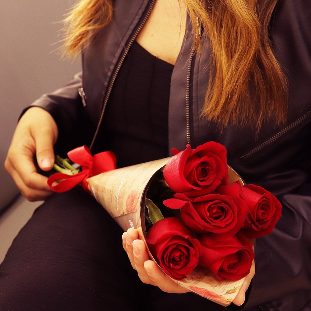 Buquê Partitura de Rosas Nacionais Vermelho