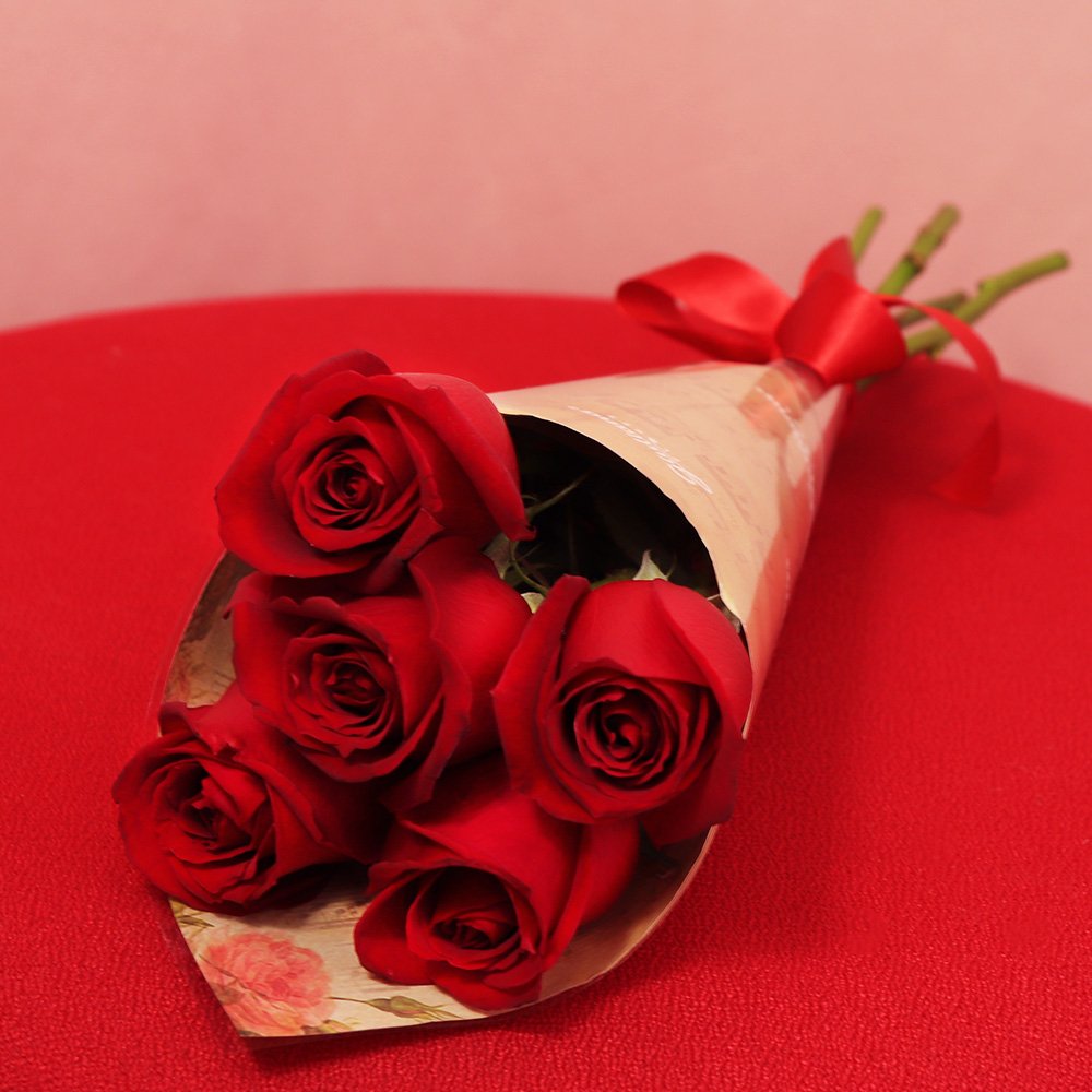 Buquê Partitura de Rosas Nacionais Vermelho