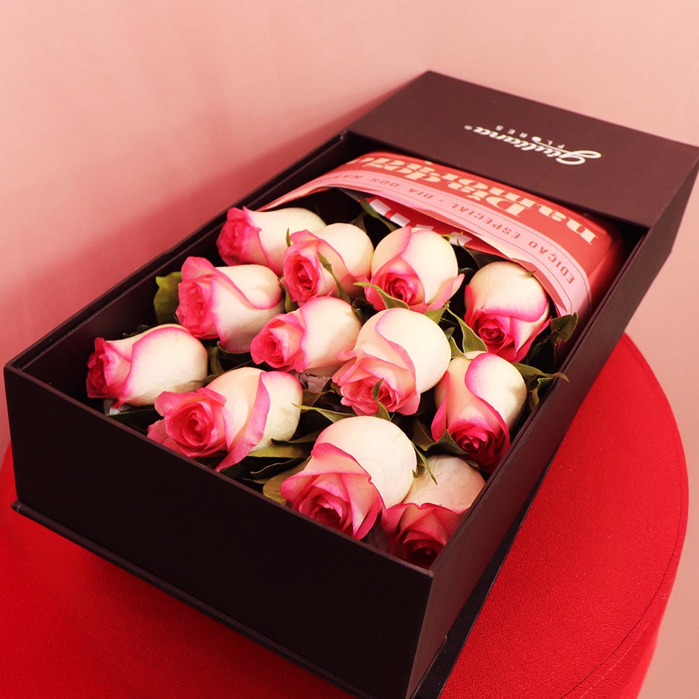 Caixa Surpresa com 12 Rosas Cor de Rosa Namorados