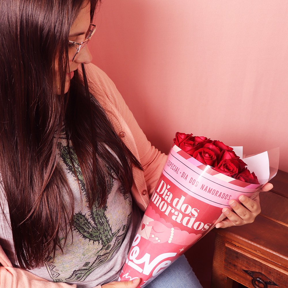 Buquê de 20 Rosas Vermelhas Namorados