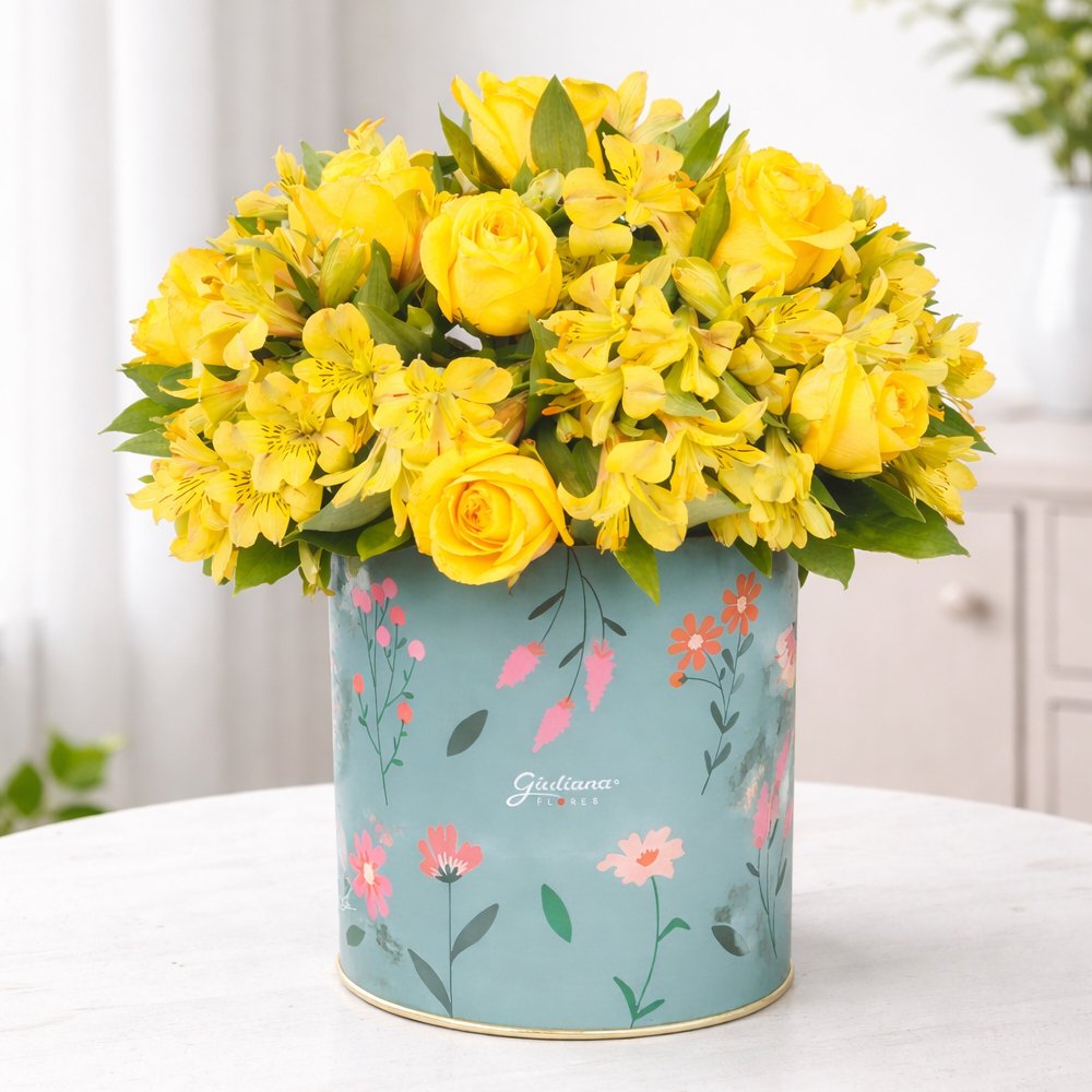 Arranjo Harmonia de Rosas e Astromélias Amarelas