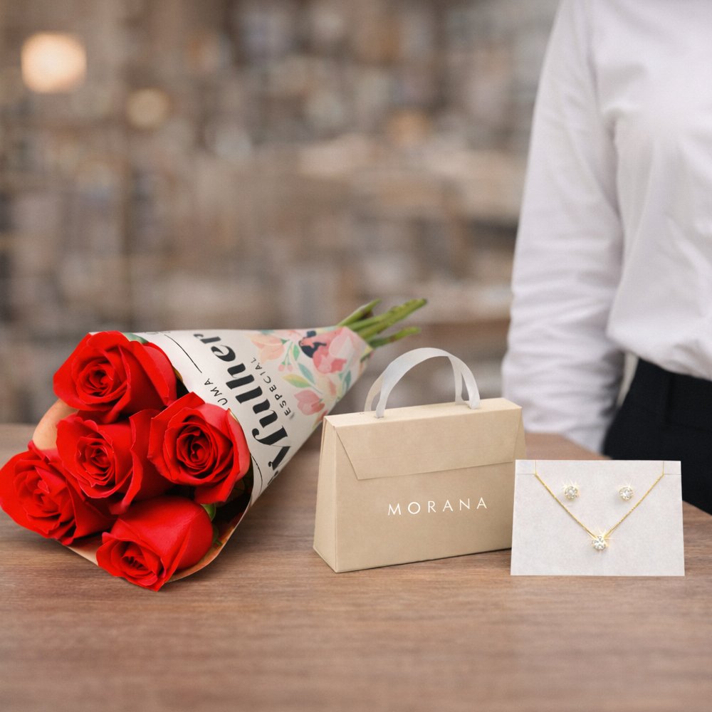 Buquê de Rosas e Conjunto Morana - Mulher Especial