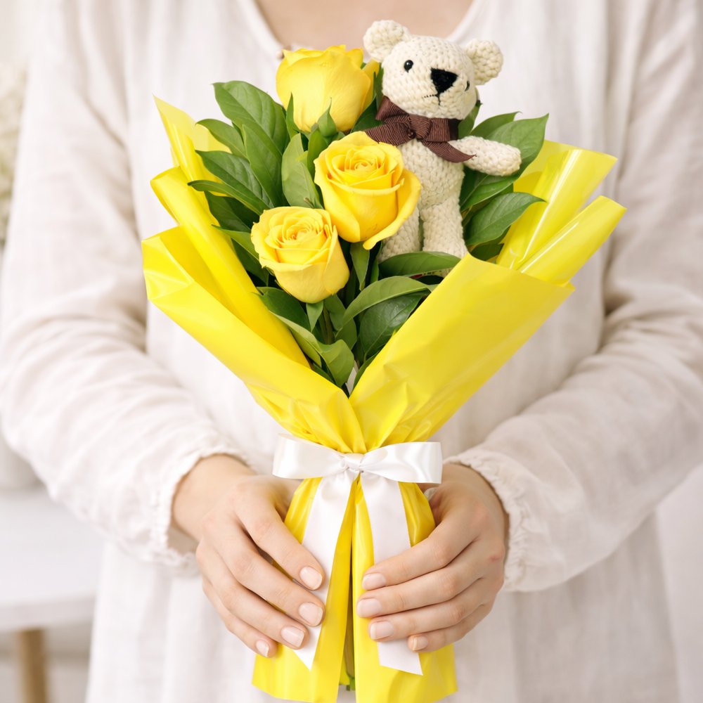 Buquê Trio de Rosas Amarelas com Urso Chaveirinho