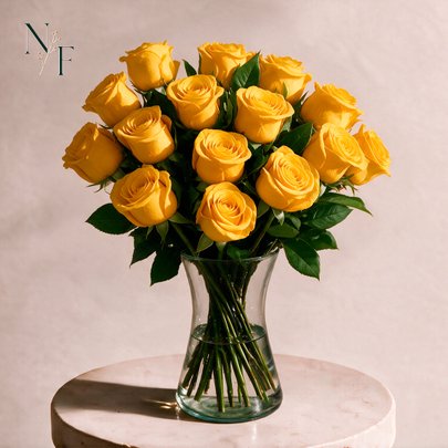 Arranjo Serenidade com 12 Rosas Amarelas
