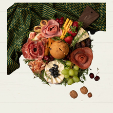 Tábua de Queijos e Frios Natalina com Panetone