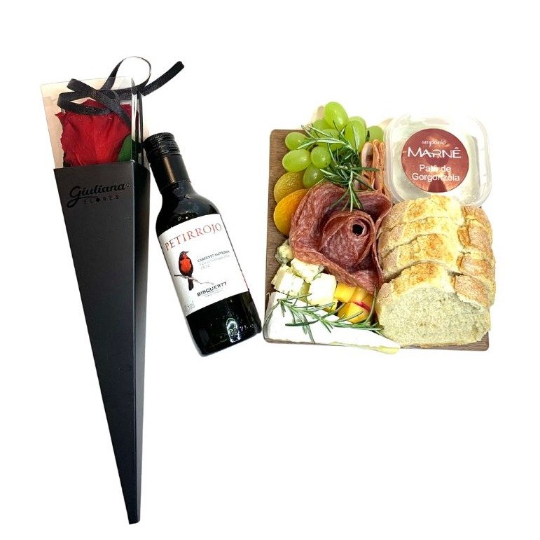 Tábua de Queijos, Frios, Vinho e Rosa Encantada