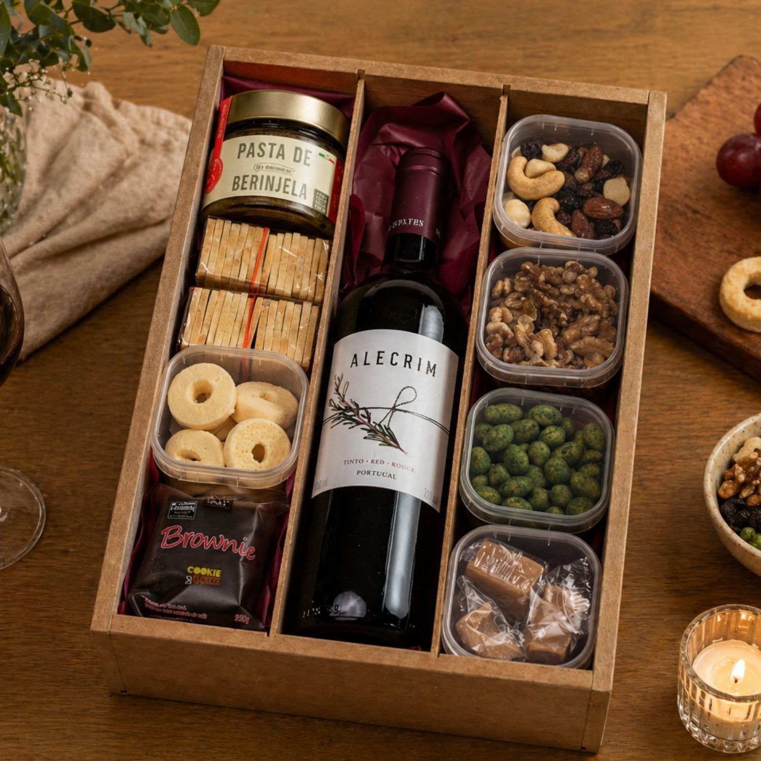 Cesta Gourmet com Vinho Tinto, Antepastos e Snacks 