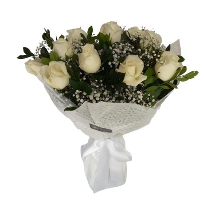 Ramalhete com 12 rosas brancas