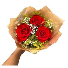 Buquê Especial com 3 Rosas Vermelhas