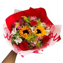 Buquê Love com Rosas Vermelhas, Girassóis 