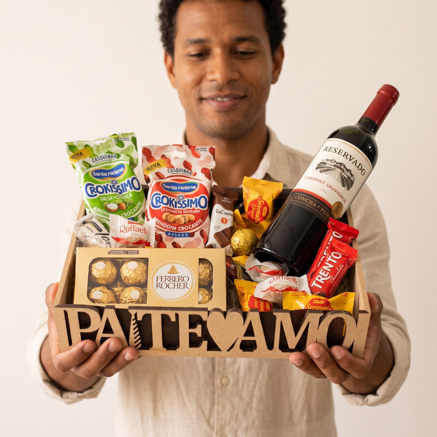 Cesta Presente Pai T e Amo com Vinho Snacks Chocolates