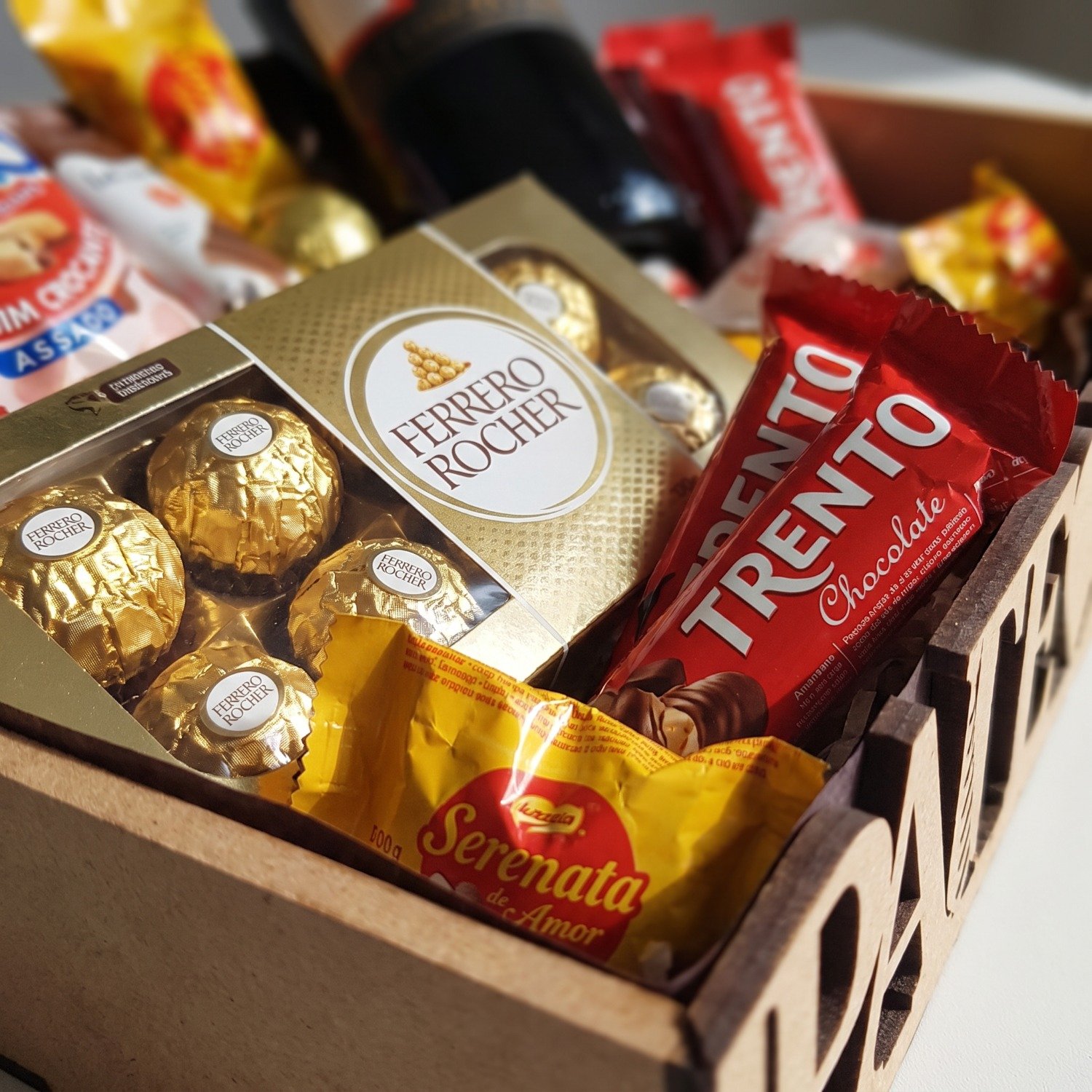 Cesta Presente Pai T e Amo com Vinho Snacks Chocolates
