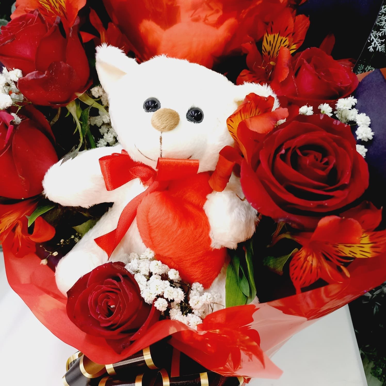 Buque amor com rosas importadas