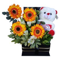 Caixa I Love You com Gérberas e Pelúcia