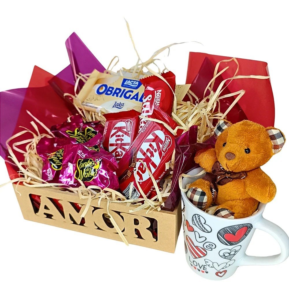 Amor em Detalhes Cesta com Chocolates Caneca e Pelúcia