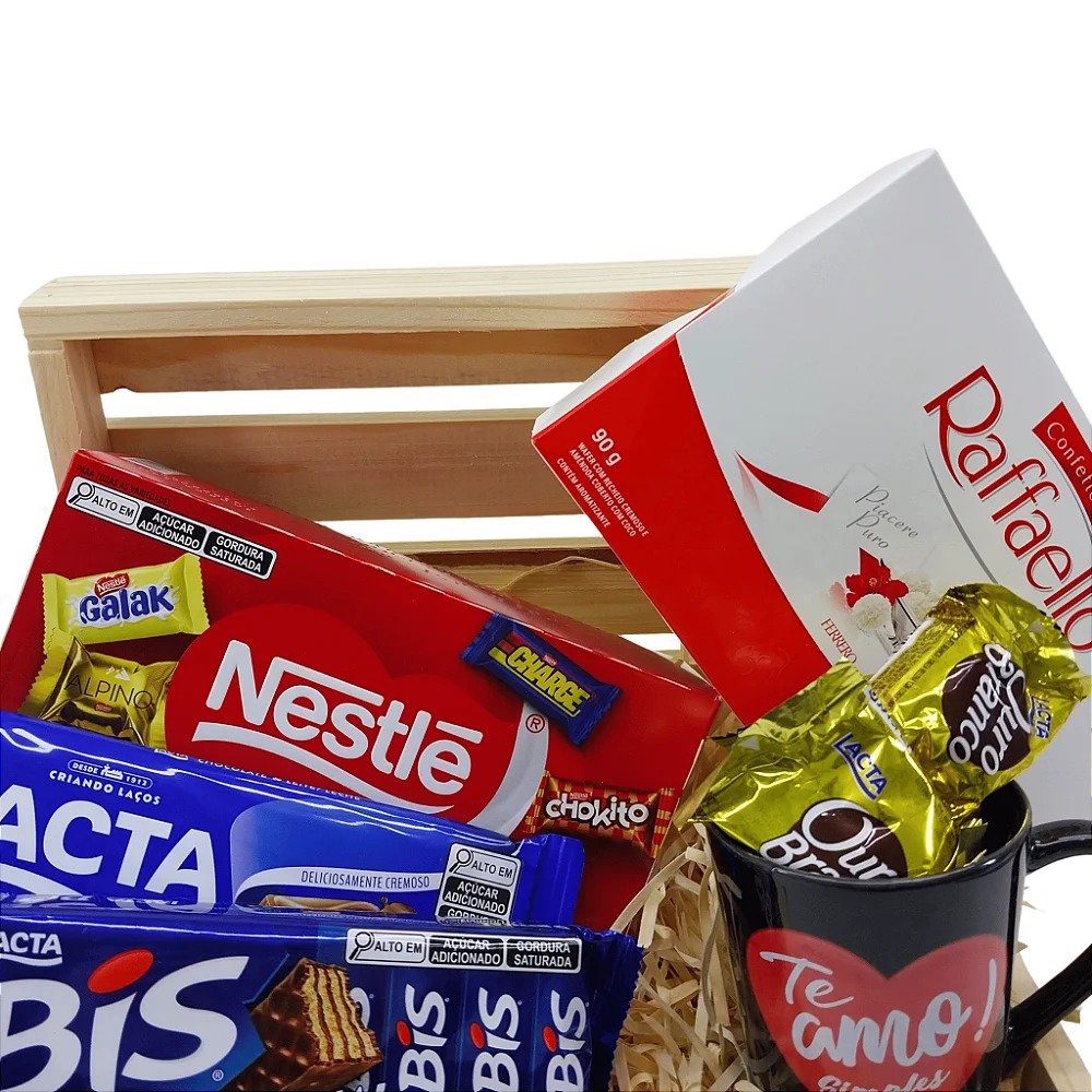 Baú com Chocolates diversos e caneca