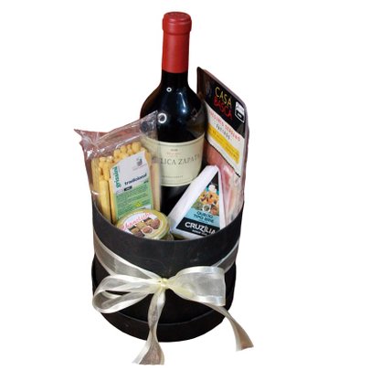 Cesta com Vinho e Petiscos