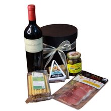 Cesta Vinho e Queijo Brie (Petisco Completa)