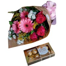 Buquê Amor em Pétalas e Ferrero