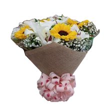 Encanto Buque Girassol e Lírios 