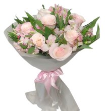 Buquê 7 Rosas Claras