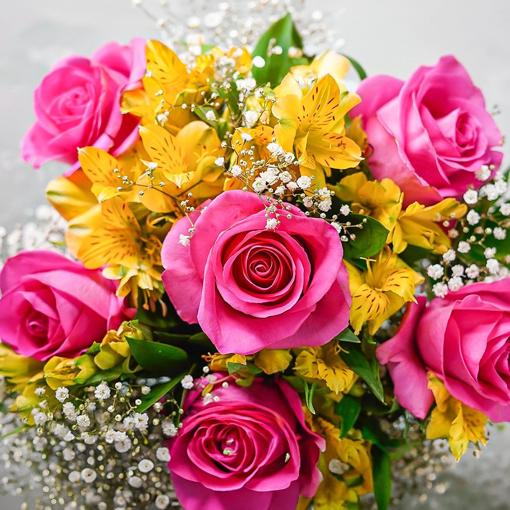 Buquê de 6 Rosas Pink com Astromélia