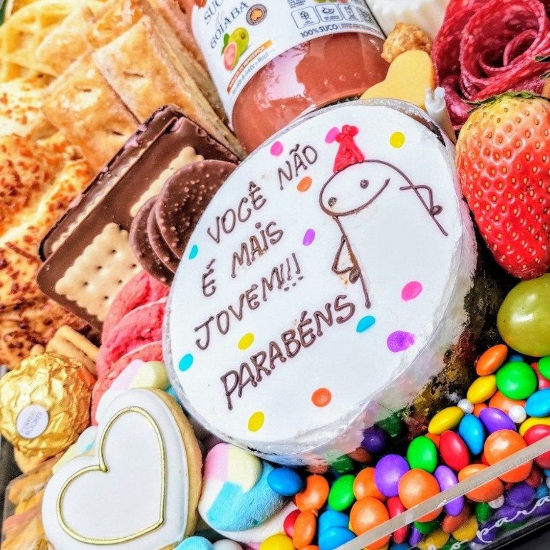 Cesta Presente Alegria de Aniversário com Bento Cake