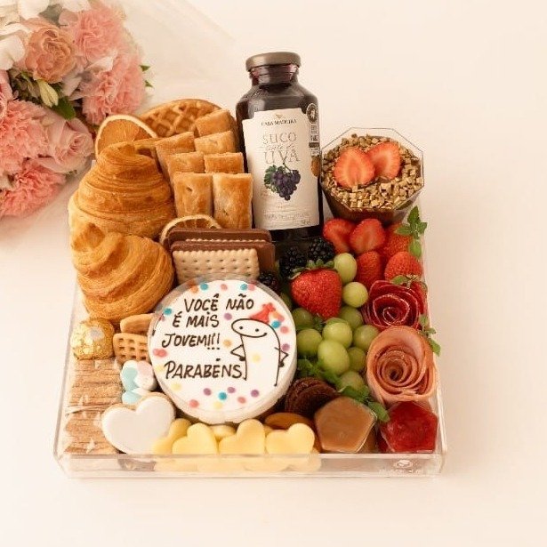 Cesta Presente Joie d'Anniversaire com Bento