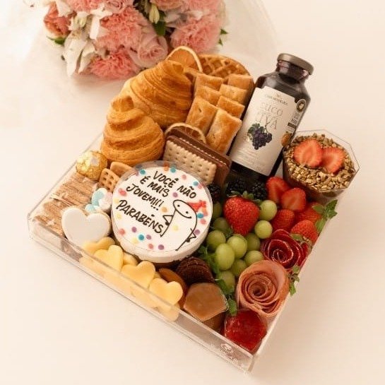 Cesta Presente Joie d'Anniversaire com Bento