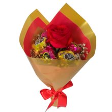 Buquê de Bombons e Uma Rosa