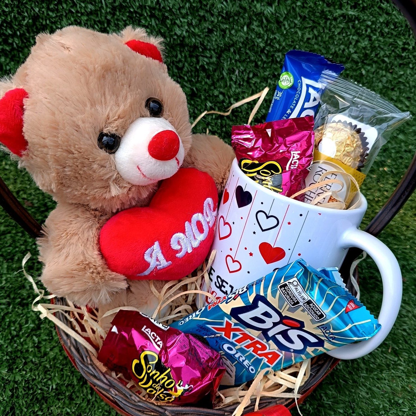 Cesta de Chocolate com Pelucia Amore