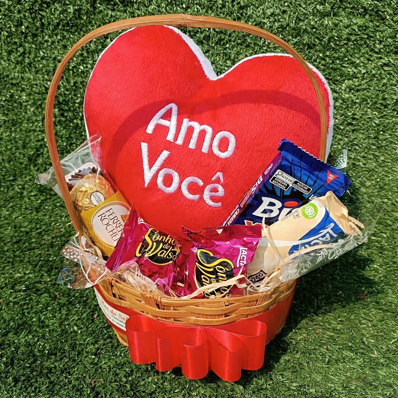 Cesta de Chocolates com Pelúcia Coração