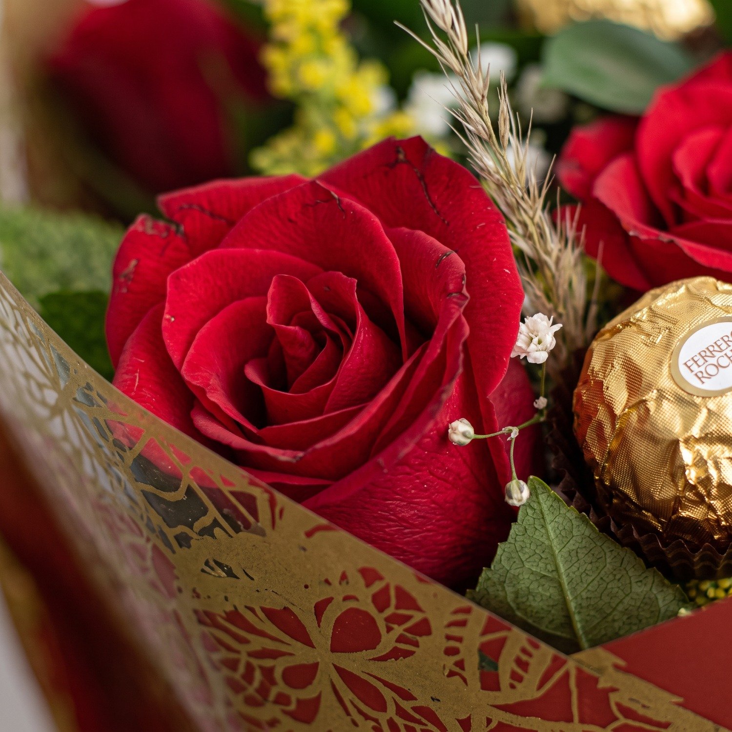Buquê Surpreenda com Rosa e Chocolates 