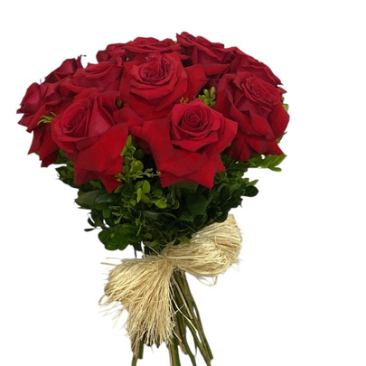 buquê com 12 rosas colombianas
