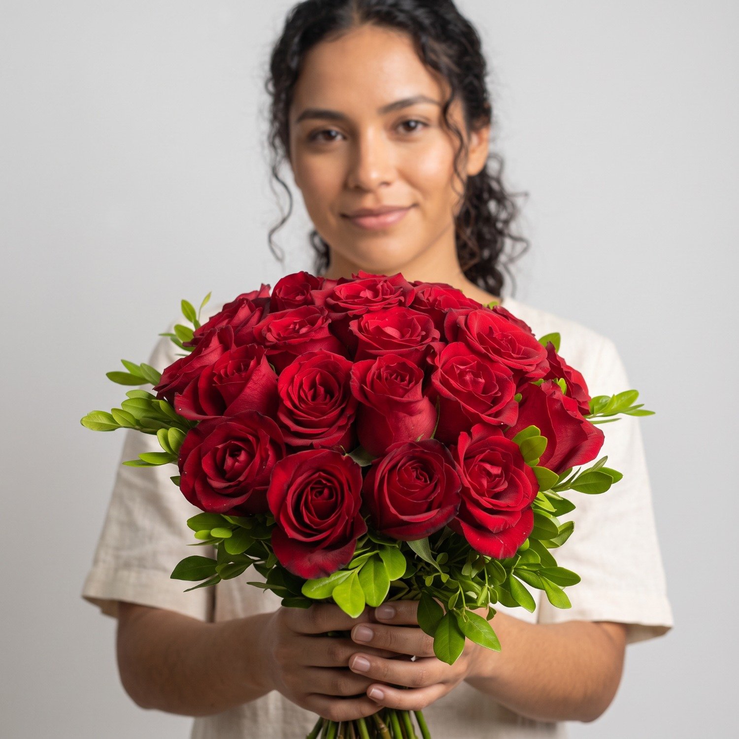 Buquê Surpreendente de 25 Rosas Vermelhas