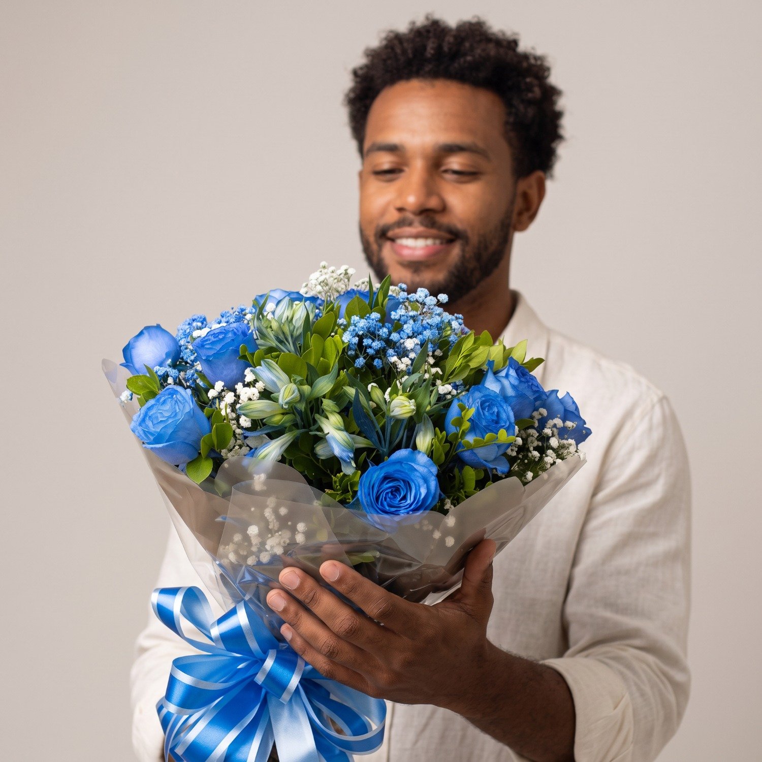 Surpreenda com Buquê de 08 Rosas Azul