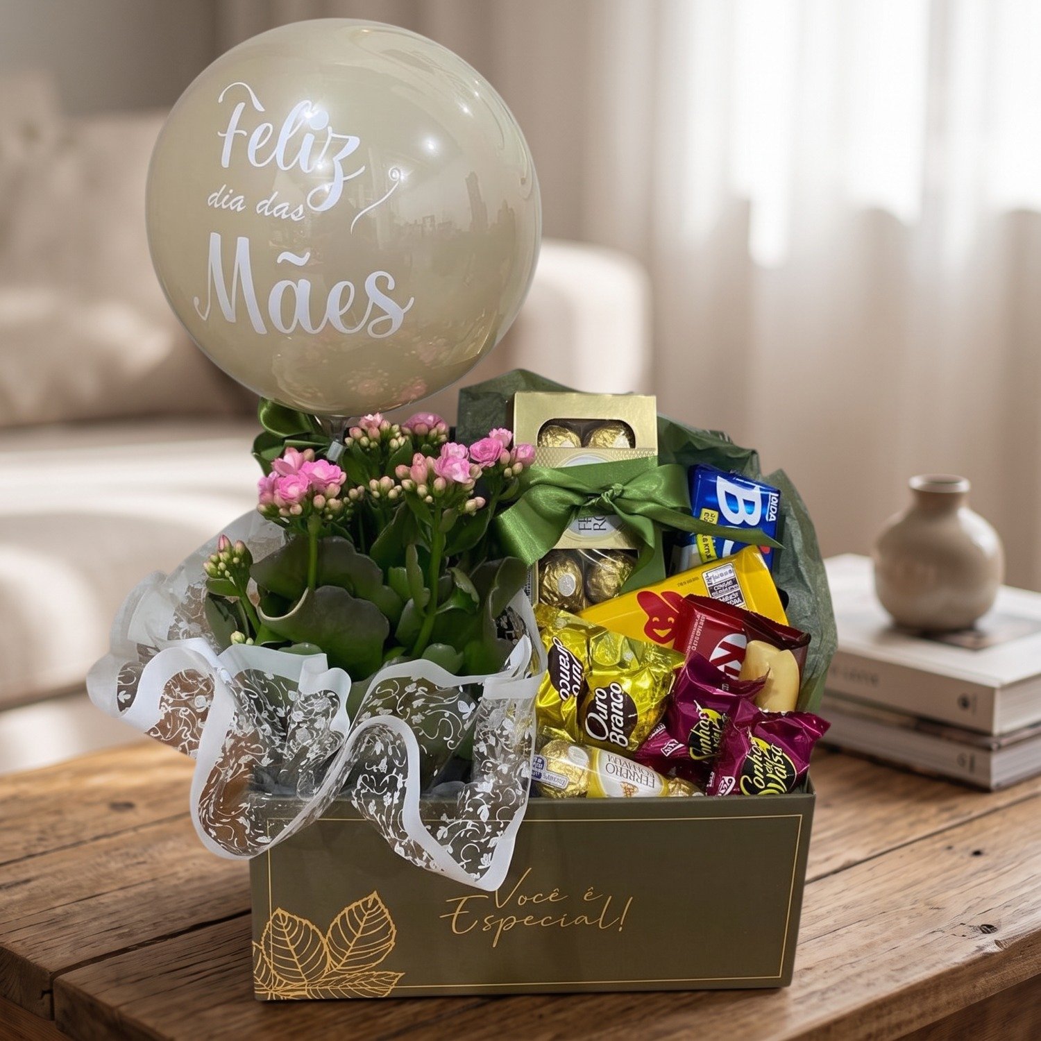 Cesta com Chocolates, Balão e Vaso de Calandiva