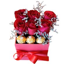 Caixa com Rosas e Chocolate
