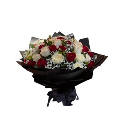 Buquê Amor 12 Rosas Vermelhas & 12 Brancas