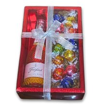 Presente Vermelho: Freixenet Rosé e Chocolate Lindt
