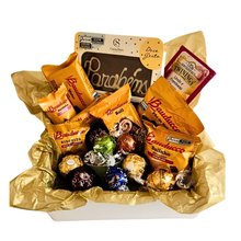 Parabéns Chocolate Gourmet com Lindt e Ferrero
