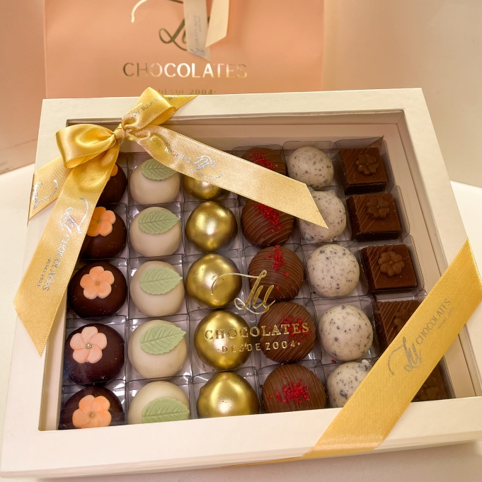 Caixa Luxo 30 Doces Sortidos Lu Chocolates