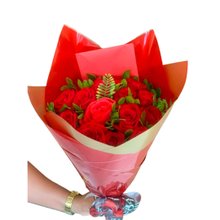 Buquê com 15 Botões de Rosas