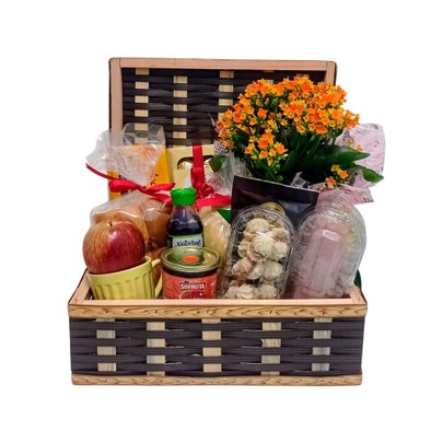 Cesta café da manhã com kalanchoe