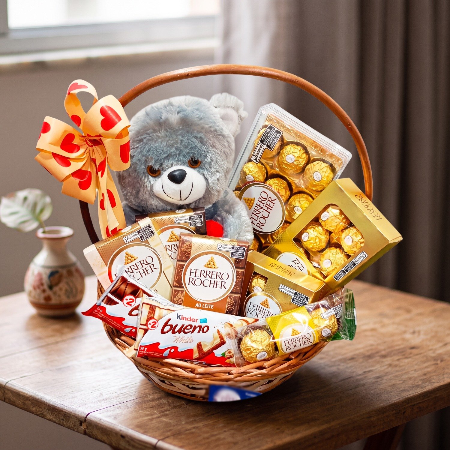 Cesta Chocolate e Pelúcia Rocher