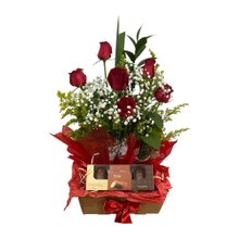 Cesta De Rosas Com  Chocolate
