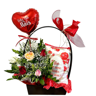 Cesto com 5 Rosas e Balão Dia das Mães