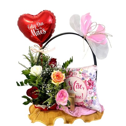 Cesta com Arranjo de 5 Rosas Coloridas Dia das Mães